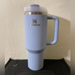 Stanley 40 Oz Tumbler Light Blue Used condition